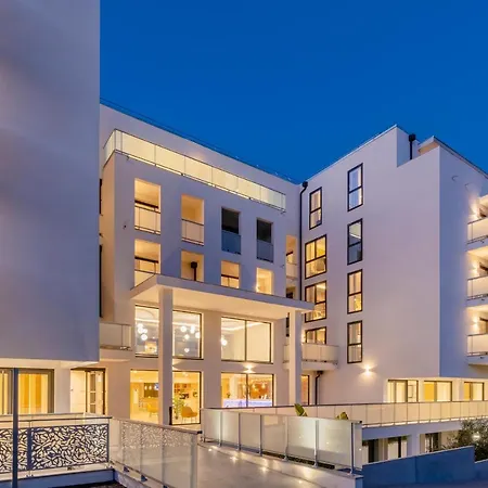 Lagrange Apart'hôtel Olympie Antibes