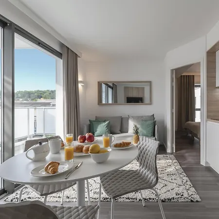 Lagrange Apart'hôtel Olympie 4* Antibes